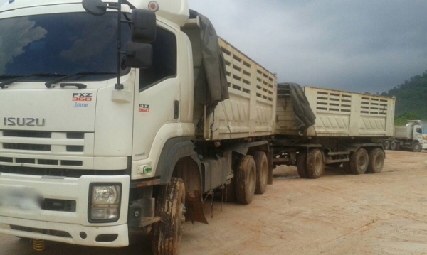 รถอีซูซุ 10 ล้อดั้ม 360 แรงม้า. ปี 55 ( ขายแม่ , ลูก ) , ( รถวิ่ง 2xx,xxx กม. ) สนใจติดต่อ 081 - 6079515 รถอีซูซุ 10 ล้อดั้ม 360 แรงม้า. ปี 55 ( ขายแม่ , ลูก ) , ( รถวิ่ง 2xx,xxx กม. ) สนใจติดต่อ 081 - 6079515