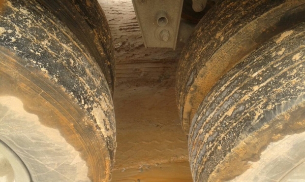 รถอีซูซุ 10 ล้อดั้ม 360 แรงม้า. ปี 55 ( ขายแม่ , ลูก ) , ( รถวิ่ง 2xx,xxx กม. ) สนใจติดต่อ 081 - 6079515 รถอีซูซุ 10 ล้อดั้ม 360 แรงม้า. ปี 55 ( ขายแม่ , ลูก ) , ( รถวิ่ง 2xx,xxx กม. ) สนใจติดต่อ 081 - 6079515