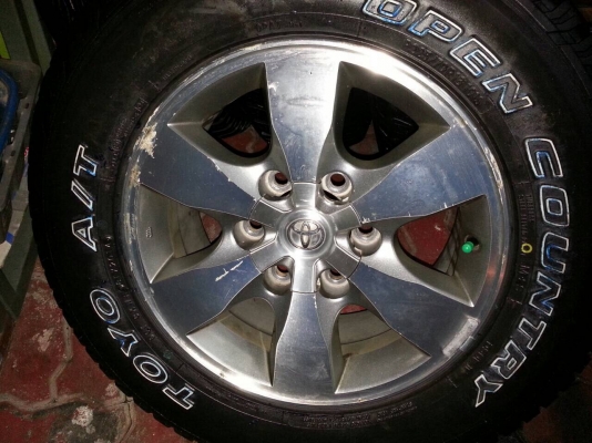 ยางใหม่  Toyo  225 x 70 x 16 ปี 14