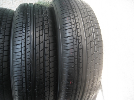 ขายยางป้ายแดง Bridgestone Turanza er370 175/65r15 ยางปี14 สนใจติดต่อเล็กคลองสามครับ 081-3747940