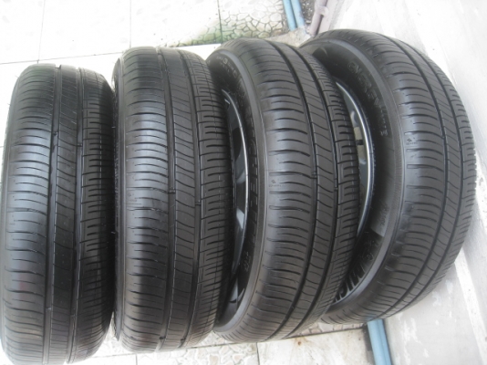 ขายล้อแม็ก Honda brio amaze 14" พร้อมยางปี13 สนใจติดต่อเล็กคลองสามครับ 081-3747940