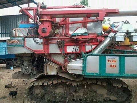 รถเกี่ยวข้าวศักดิ์พัฒนาการเกษตร