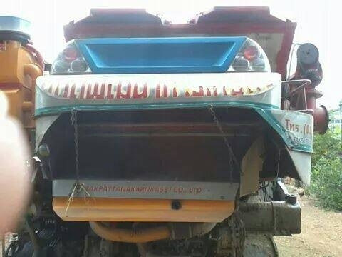 รถเกี่ยวข้าวศักดิ์พัฒนาการเกษตร