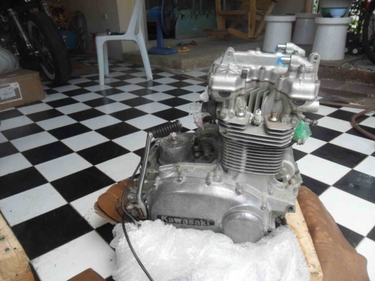 ขายเครื่องcb 8วาล์ลสคาร์บูลูกชักkawazaki kz750สองสูบเป็กเมกาครับ