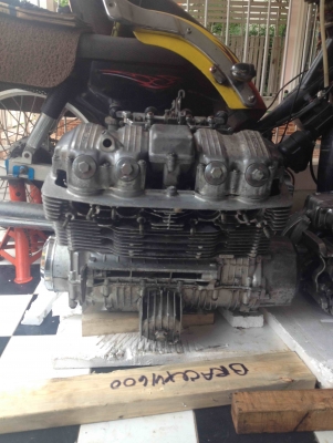 ขายเครื่องcb 8วาล์ลสคาร์บูลูกชักkawazaki kz750สองสูบเป็กเมกาครับ