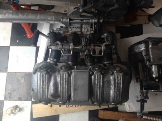ขายเครื่องcb 8วาล์ลสคาร์บูลูกชักkawazaki kz750สองสูบเป็กเมกาครับ