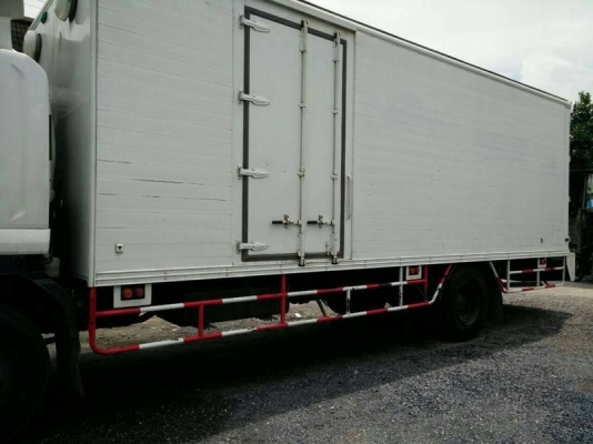 รถอีซูซุ 6 ล้อ ตู้แห้ง  FTR  240 แรงม้า. ปี 52  สนใจติดต่อ 081 - 6079515