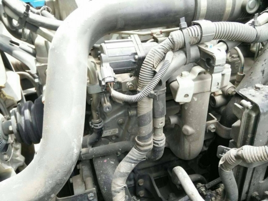 รถอีซูซุ 6 ล้อ ตู้แห้ง  FTR  240 แรงม้า. ปี 52  สนใจติดต่อ 081 - 6079515