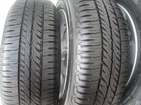 ขายล้อแม็กป้ายแดง Honda jazz 15" พร้อมยางปี13 สนใจติดต่อเล็กคลองสามครับ 081-3747940