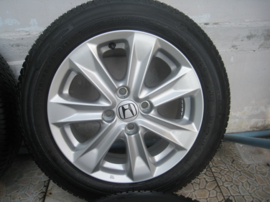 ขายล้อแม็กป้ายแดง Honda jazz 15" พร้อมยางปี13 สนใจติดต่อเล็กคลองสามครับ 081-3747940