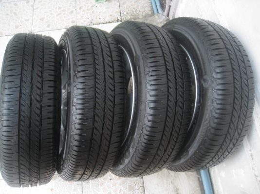 ขายล้อแม็กป้ายแดง Honda jazz 15" พร้อมยางปี13 สนใจติดต่อเล็กคลองสามครับ 081-3747940