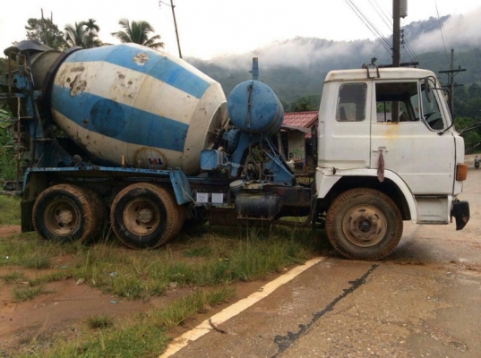 รถอีซูซุ 6 ล้อ ตู้แห้ง NPR 150 แรงม้า. ปี 52 ( รถวิ่ง 3x,xxx กม. ) สนใจติดต่อ 081 - 6079515 รถอีซูซุ 6 ล้อ ตู้แห้ง NPR 150 แรงม้า. ปี 52 ( รถวิ่ง 3x,xxx กม. ) สนใจติดต่อ 081 - 6079515