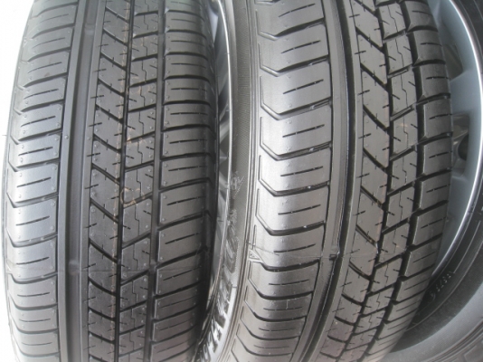 ขายล้อแม็กมือสอง Toyota vios 12 ก้าน 15"พร้อมยางปี13 สนใจติดต่อเล็กคลองสามครับ 081-3747940