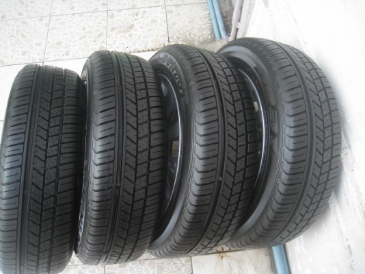 ขายล้อแม็กมือสอง Toyota vios 12 ก้าน 15"พร้อมยางปี13 สนใจติดต่อเล็กคลองสามครับ 081-3747940