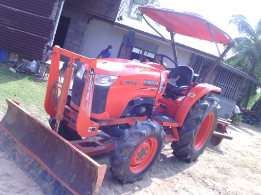 ขายตามสภาพ คูโบต้า 36 แรง มีผาลดันหน้า ผาล6 เอกสารพร้อมโอน ต่อรองได้ ขายตามสภาพ คูโบต้า 36 แรง มีผาลดันหน้า ผาล6 เอกสารพร้อมโอน ต่อรองได้