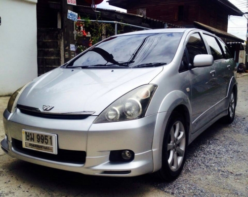 TOYOTA  WISH  Q   LPG  2004  AUTO  AIRBAG  คู่  ABS  สีบรอนเงิน