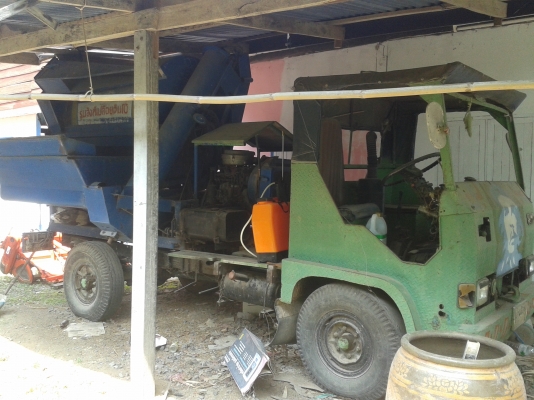 ขายรถนวดข้าวเครื่อง74 เครื่องนวดก็74 ยาง750คันซีหน้า5