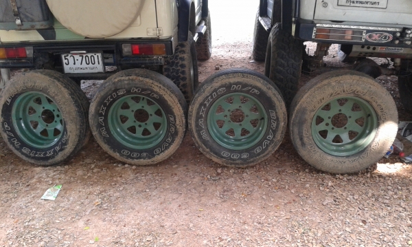 กะทะซูกลับหน้าแปลนแถมยาง 225/70/15ปี 09 1คู่  .