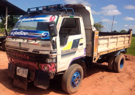 ขายด่วน หกล้อดั๊มพ์ DYNA 115 HP BU91 เครื่อง 14B แรงดีแน่นดีมาก กระบะดั๊มพ์ 4 ตันความยาว 3.50 เมตรสภาพสวยไม่มีผุเลย ช่วงล่างใหญ่ติด F หน้าหลังพร้อมใช้งาน เอกสารเล่มทะเบียนครบพร้อมโอน ราคาต่อรองได้ครับ