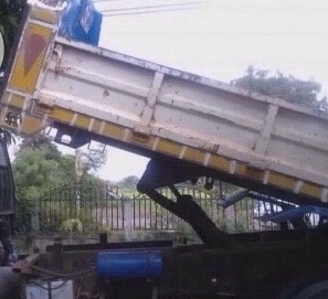 ขายด่วน หกล้อดั๊มพ์ DYNA 115 HP BU91 เครื่อง 14B แรงดีแน่นดีมาก กระบะดั๊มพ์ 4 ตันความยาว 3.50 เมตรสภาพสวยไม่มีผุเลย ช่วงล่างใหญ่ติด F หน้าหลังพร้อมใช้งาน เอกสารเล่มทะเบียนครบพร้อมโอน ราคาต่อรองได้ครับ