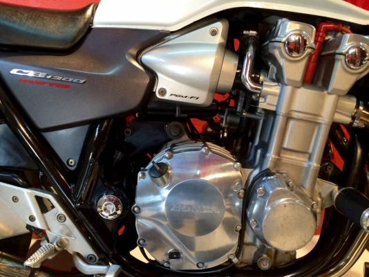 T&amp;T BIKE RAMA2 ขายHONDA CB1300 ปี2005 หัวฉีด PGM FI  กุญแจชิพแท้ เอกสารอินวอย สรรพสามิต แท้ ราคา129000 ฿