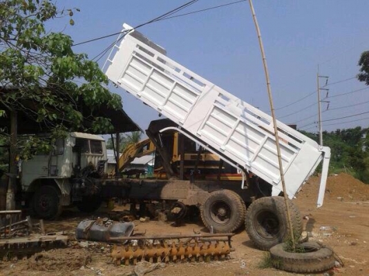 ขายกระบะเหล็กพร้อมชุดดัมพ์ ยกลงจาก Hino F17 ยาว 5.80 เมตร