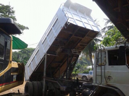 ขายกระบะเหล็กพร้อมชุดดัมพ์ ยกลงจาก Hino F17 ยาว 5.80 เมตร