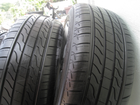 ขายล้อแม็กป้ายแดง Nissan teana 17" พร้อมยางปี13 สนใจติดต่อเล็กคลองสามครับ 081-3747940