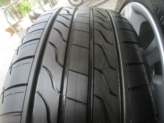 ขายล้อแม็กป้ายแดง Nissan teana 17" พร้อมยางปี13 สนใจติดต่อเล็กคลองสามครับ 081-3747940