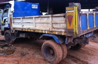 ขายด่วน ราคา 255,000 บาท TOYOTA DYNA 115 HP BU91 หกล้อดั๊มพ์ เครื่อง 14B เดิมๆแน่นดีแรงดีไม่มีเยิ้ม ภายในหัวเก๋งคอนโซลอยู่ครบ มีผุบ้างนิดหน่อยครับ พวงมาลัยเพาเวอร์ ช่วงล่างแน่นดี ติด F หน้า F หลังครบพร้อมแล้วครับ กระบะดั๊มพ์เหล็ก 4 ตันความยาว 3.50 เมตรสภา ขายด่วน ราคา 255,000 บาท TOYOTA DYNA 115 HP BU91 หกล้อดั๊มพ์ เครื่อง 14B เดิมๆแน่นดีแรงดีไม่มีเยิ้ม ภายในหัวเก๋งคอนโซลอยู่ครบ มีผุบ้างนิดหน่อยครับ พวงมาลัยเพาเวอร์ ช่วงล่างแน่นดี ติด F หน้า F หลังครบพร้อมแล้วครับ กระบะดั๊มพ์เหล็ก 4 ตันความยาว 3.50 เมตรสภา