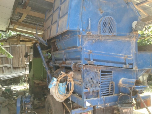 รถนวดข้าวเครื่อง74แยกกันตู้นวด67ฟุตคันซีหน้า5ยาง750 รถนวดข้าวเครื่อง74แยกกันตู้นวด67ฟุตคันซีหน้า5ยาง750