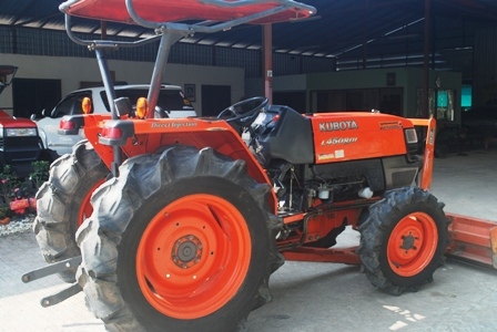 ขายรถไถ Kubota L 4508 DI (4WD) พร้อมดันหน้าช้าง สีเดิมครับ ขายรถไถ Kubota L 4508 DI (4WD) พร้อมดันหน้าช้าง สีเดิมครับ