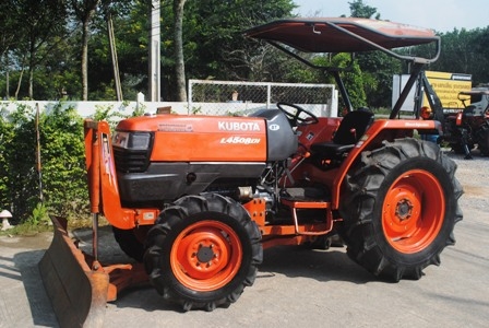ขายรถไถ Kubota L 4508 DI (4WD) พร้อมดันหน้าช้าง สีเดิมครับ ขายรถไถ Kubota L 4508 DI (4WD) พร้อมดันหน้าช้าง สีเดิมครับ