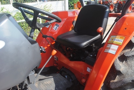 ขายรถไถ Kubota L 4508 DI (4WD) พร้อมดันหน้าช้าง สีเดิมครับ
