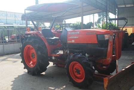 ขายรถไถ Kubota L 4508 DI (4WD) พร้อมดันหน้าช้าง สีเดิมครับ ขายรถไถ Kubota L 4508 DI (4WD) พร้อมดันหน้าช้าง สีเดิมครับ