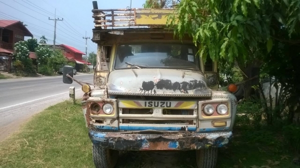 ขายเทนเลอร์ 10 ล้อหัวยาว เพลาเดียว ไม่มีเล่มทะเบียนราคาถูก เครื่อง 6BD1 165 แรงม้า คัสซีสวย เฟืองทายใหญ่ ZM 10 น็อต สโลว์กลาง พาวเวอร์ ราคาต่อรองได้ครับ