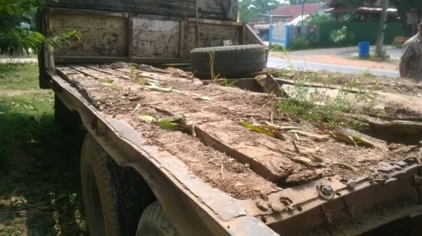 ขายเทนเลอร์ 10 ล้อหัวยาว เพลาเดียว ไม่มีเล่มทะเบียนราคาถูก เครื่อง 6BD1 165 แรงม้า คัสซีสวย เฟืองทายใหญ่ ZM 10 น็อต สโลว์กลาง พาวเวอร์ ราคาต่อรองได้ครับ