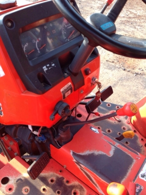 แทรกเตอร์คูโบต้า 3408 สภาพ ดีมาก เดิมๆทั้งคัน มีผานพรวนให้ด้วย