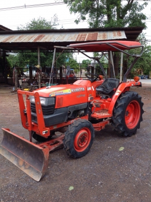 แทรกเตอร์คูโบต้า 2808 สภาพดีมากเดิมทั้งคัน มีโรตารีให้ด้วย แทรกเตอร์คูโบต้า 2808 สภาพดีมากเดิมทั้งคัน มีโรตารีให้ด้วย