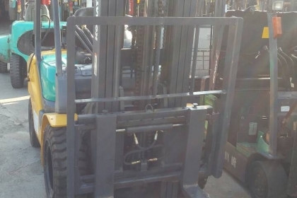ขาย. รถโฟล์คลิฟท์ KOMATSU FG30 รุ่น 16เครื่องยนต์เบนซิล+แก็ส เกียร์ ออโต้