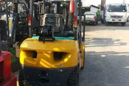 ขาย. รถโฟล์คลิฟท์ KOMATSU FG30 รุ่น 16เครื่องยนต์เบนซิล+แก็ส เกียร์ ออโต้