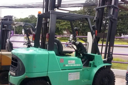 ขาย. รถโฟล์คลิฟท์ MITSUBISHI FD35 เครื่องยนต์ดีเซล เกียร์ ออโต้ เครื่องยนต์6สูบ