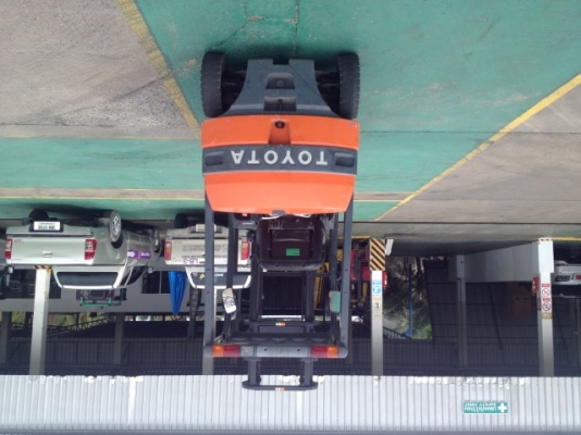 ขายรถโฟล์คลิฟท์ TOYOTA ไฟฟ้านั่งขับ ขนาด 1.8 ตัน รุ่น7เสาสูง 4 เมตร เกียร์ออโต้ รถสวย  (2348)พร้อมใช้งาน ติดต่อ 089-9357399 ดลนภัส