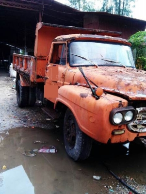 รถบรรทุกดั๊ม 6 ล้อหัวยาว เป็นรถประมูลจากกรมชลประทาน รถบรรทุกดั๊ม 6 ล้อหัวยาว เป็นรถประมูลจากกรมชลประทาน