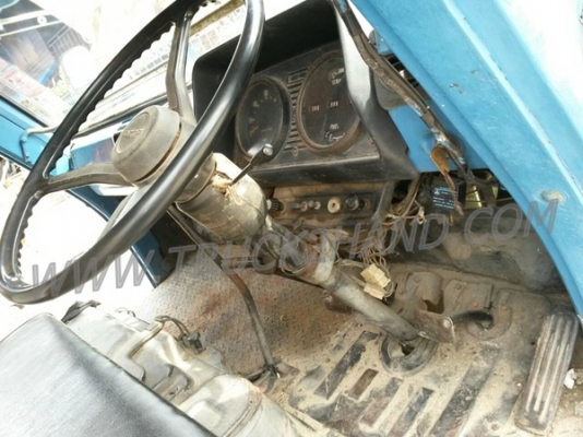 รถบรรทุก 6 ล้อ ยี่ห้ออีซูซุ เป็นกระบะไม้+หัวไม้