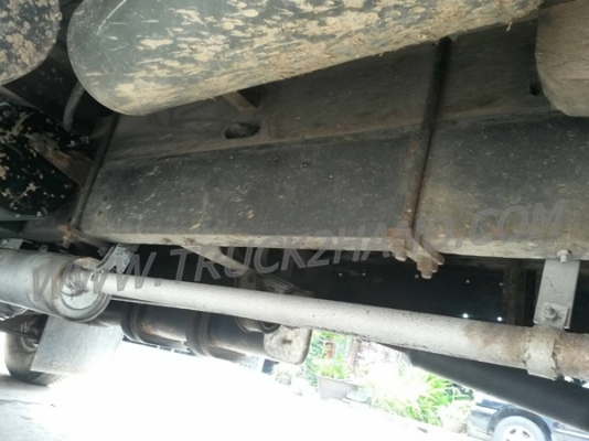 รถบรรทุก 6 ล้อ ยี่ห้ออีซูซุ เป็นกระบะไม้+หัวไม้