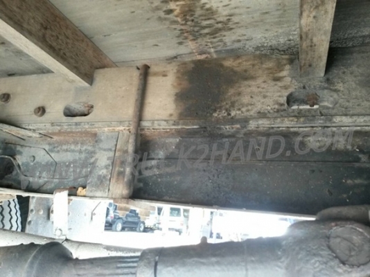 รถบรรทุก 6 ล้อ ยี่ห้ออีซูซุ เป็นกระบะไม้+หัวไม้