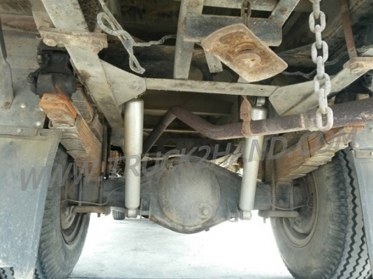 รถบรรทุก 6 ล้อ ยี่ห้ออีซูซุ เป็นกระบะไม้+หัวไม้