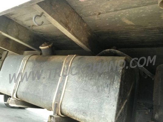 รถบรรทุก 6 ล้อ ยี่ห้ออีซูซุ เป็นกระบะไม้+หัวไม้