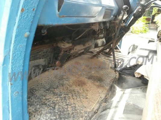 รถบรรทุก 6 ล้อ ยี่ห้ออีซูซุ เป็นกระบะไม้+หัวไม้